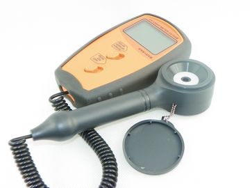 UV304B 3 3/4 شاشة LCD 0 ~ 40mW / سم2 UV Light Meter المزود