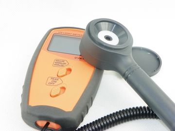 UV304B 3 3/4 شاشة LCD 0 ~ 40mW / سم2 UV Light Meter المزود