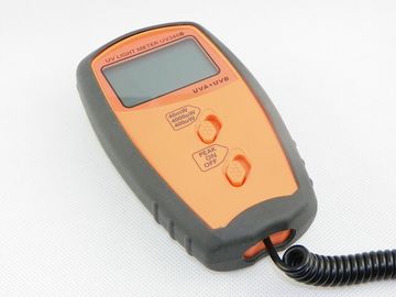 UV304B 3 3/4 شاشة LCD 0 ~ 40mW / سم2 UV Light Meter المزود