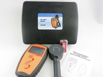 UV304B 3 3/4 شاشة LCD 0 ~ 40mW / سم2 UV Light Meter المزود