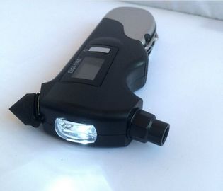 مقياس ضغط الإطارات الرقمي متعدد الوظائف 2-150 PSI مع مطرقة أمان الهروب و مصباح يدوي المزود